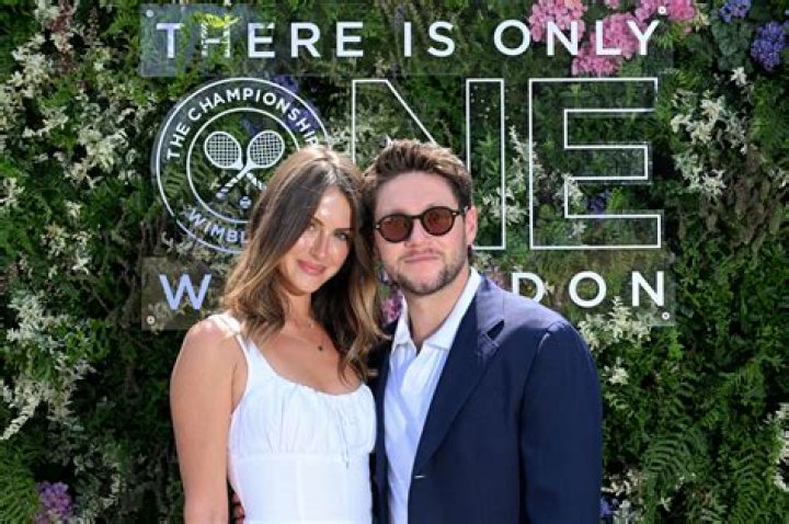Are niall and amelia still together?