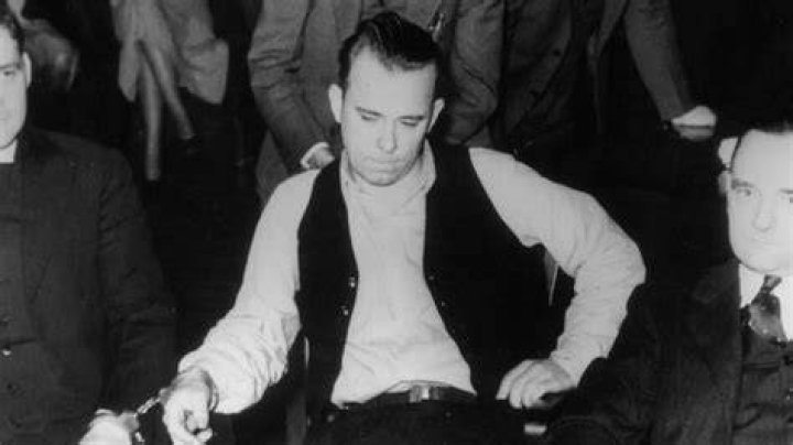 Did dillinger escape prison?