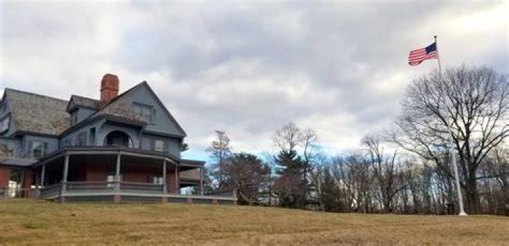 How big is sagamore hill?