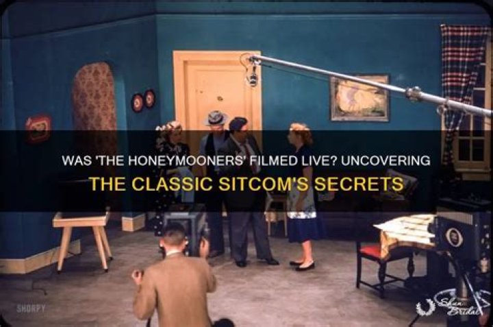 Was the honeymooners filmed live?