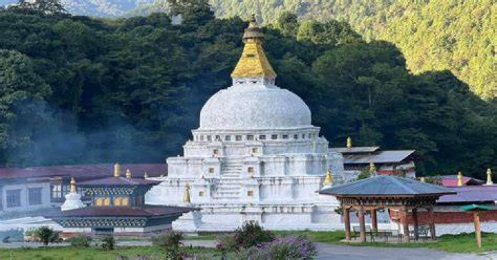 Who discovered chorten kora?
