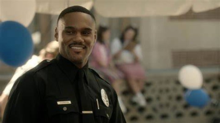 Whos emmett in 911?